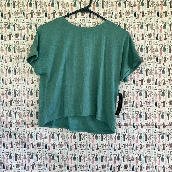 Runway Top 🖤 - Picture 2 of 6